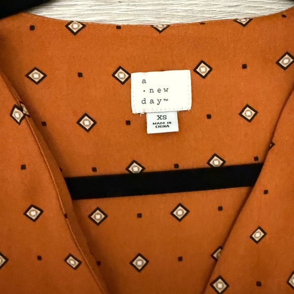 Women's Rust Patterned Dress - Picture 3 of 4